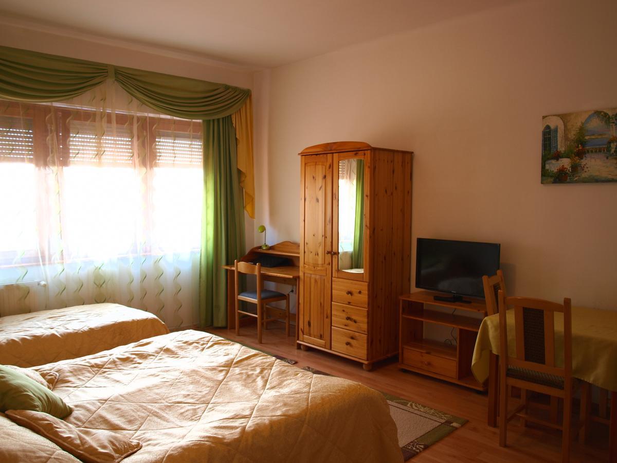 Centrum Apartmanhaz Pécs Exterior foto